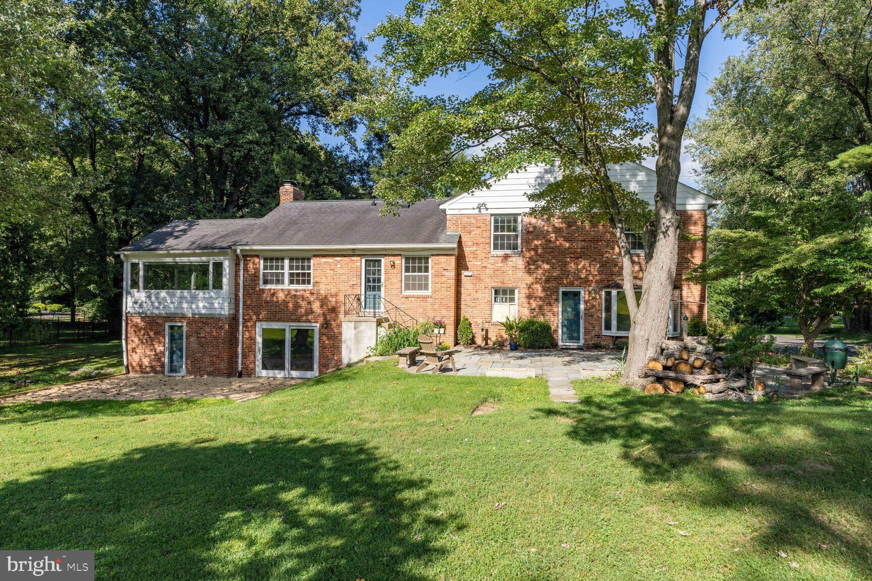 10520 South Glen Road Potomac, MD 20854 - Photo 8 of 22