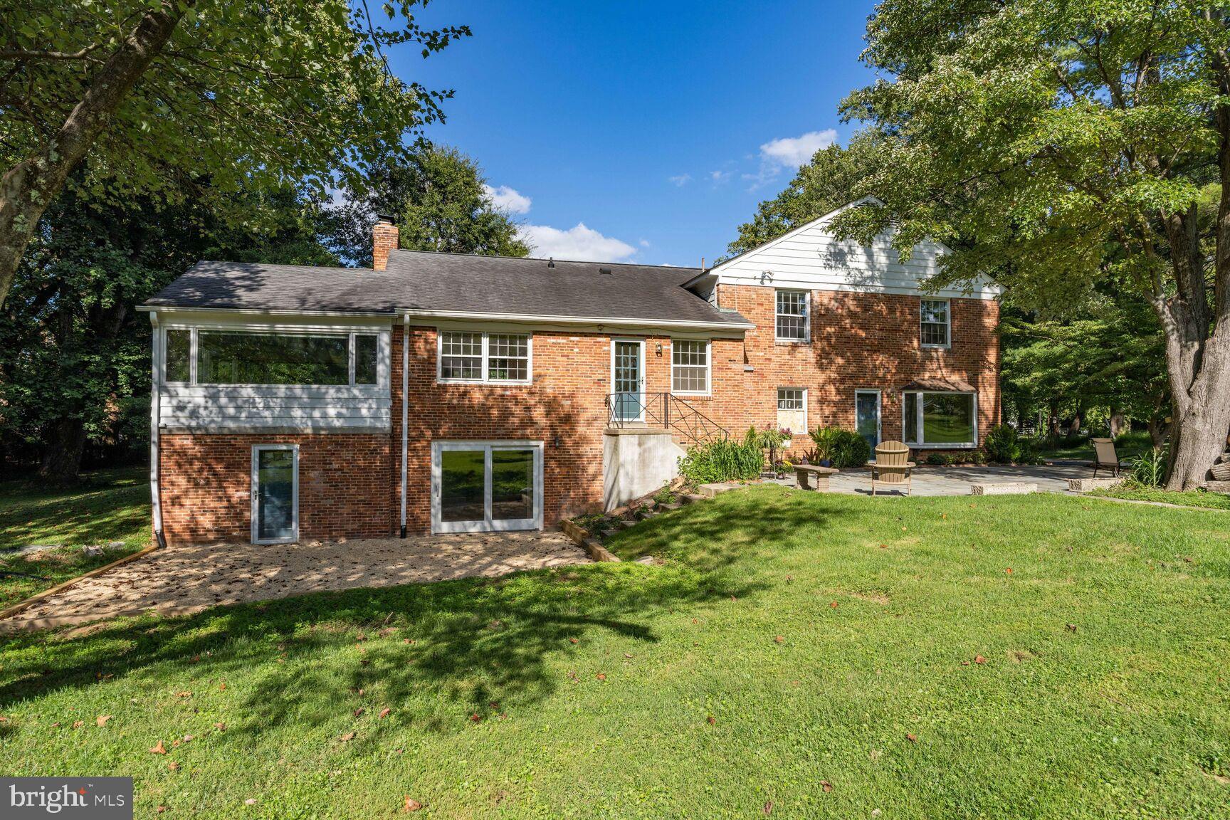 10520 South Glen Road Potomac, MD 20854 - Photo 9 of 22