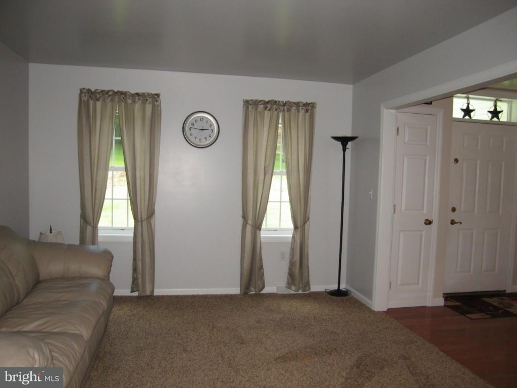 958 Pennsy Road Pequea, PA 17565 - Photo 4 of 34