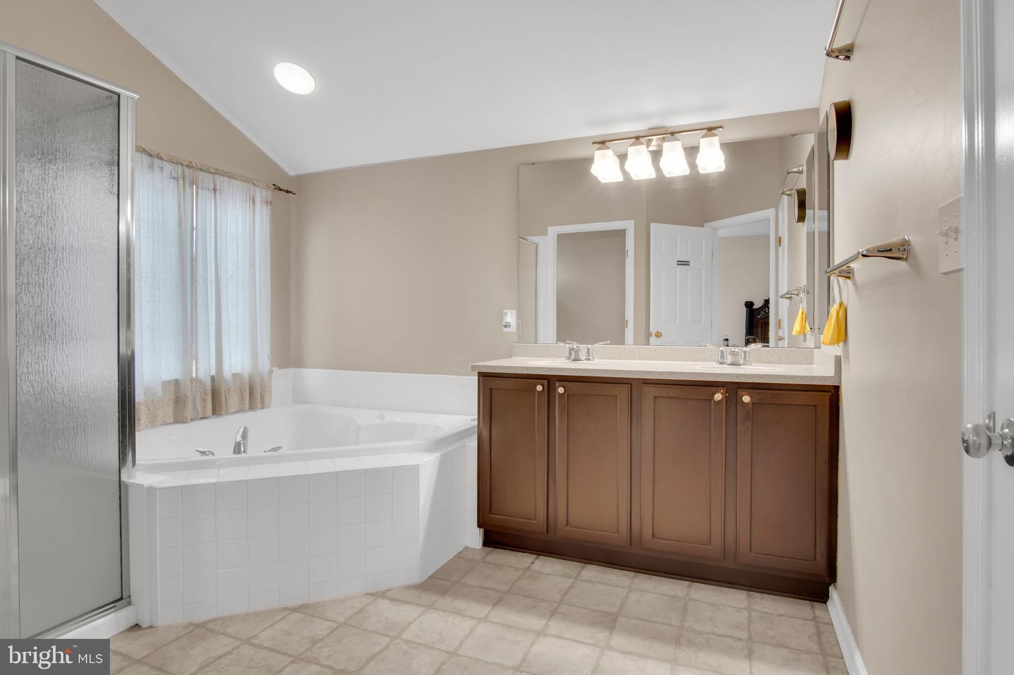 7485 Seneca Ridge Drive York, PA 17403 - Photo 23 of 40 Primary Bdrm, Ensuite