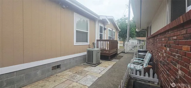 a view of yard from balcony