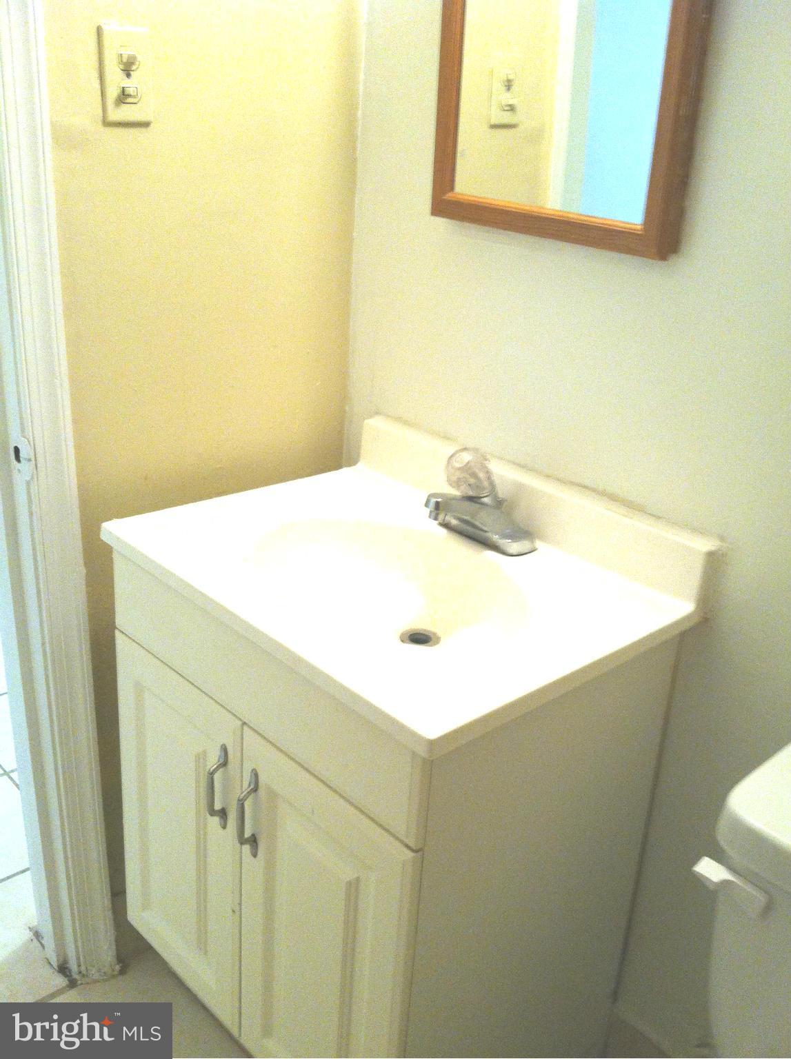 952 Mt Olivet Road Northeast Washington, DC 20002 - Photo 14 of 17 Bath
