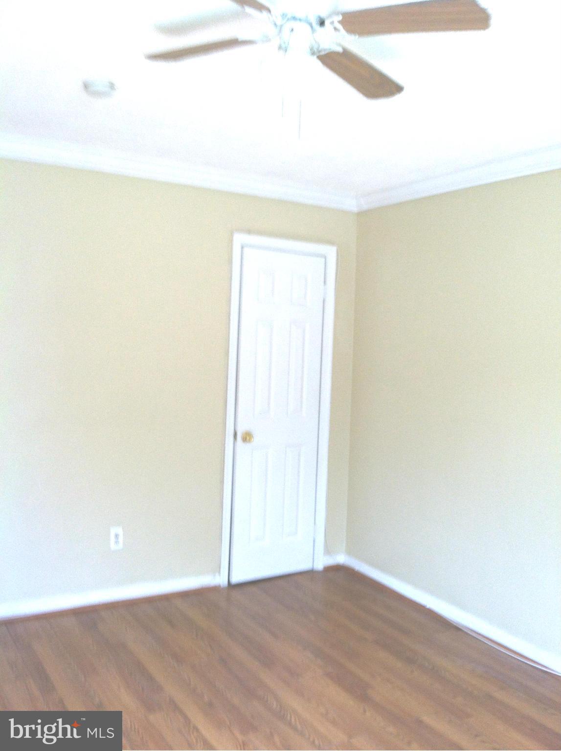 952 Mt Olivet Road Northeast Washington, DC 20002 - Photo 5 of 17 Living Room