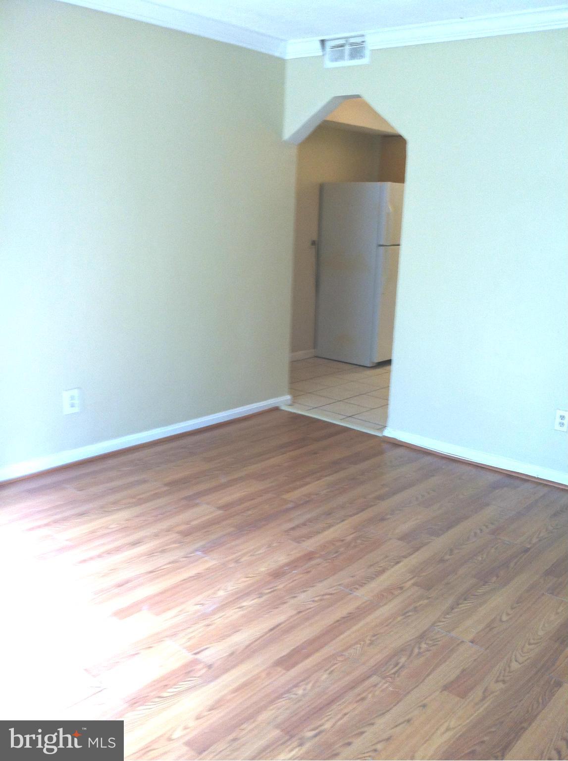 952 Mt Olivet Road Northeast Washington, DC 20002 - Photo 6 of 17 Living Room