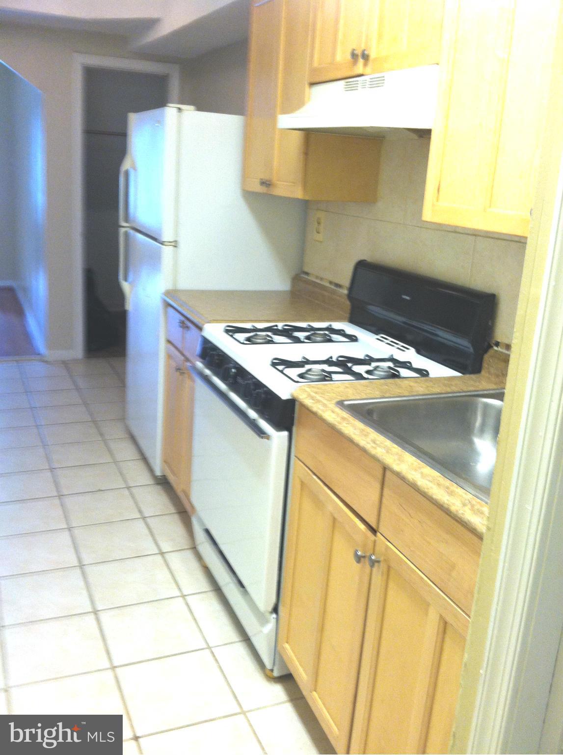952 Mt Olivet Road Northeast Washington, DC 20002 - Photo 10 of 17 Kitchen