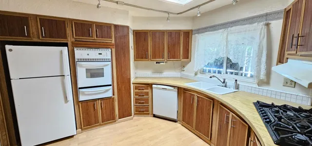 $165,000 | 690 Persian Drive, Unit 18, Sunnyvale, CA 94089