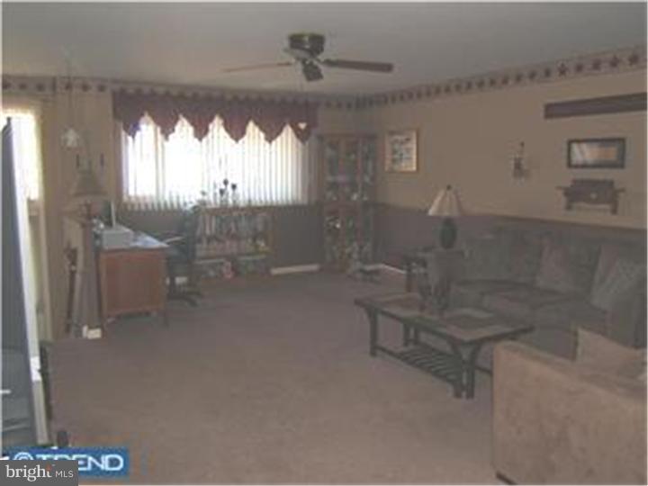 3225 Morning Glory Road Philadelphia, PA 19154 - Photo 5 of 7