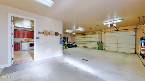 $849,900 | 3400 West Lynx Lane, Benson, AZ 85602