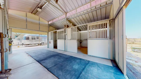 $815,000 | 3400 West Lynx Lane, Benson, AZ 85602