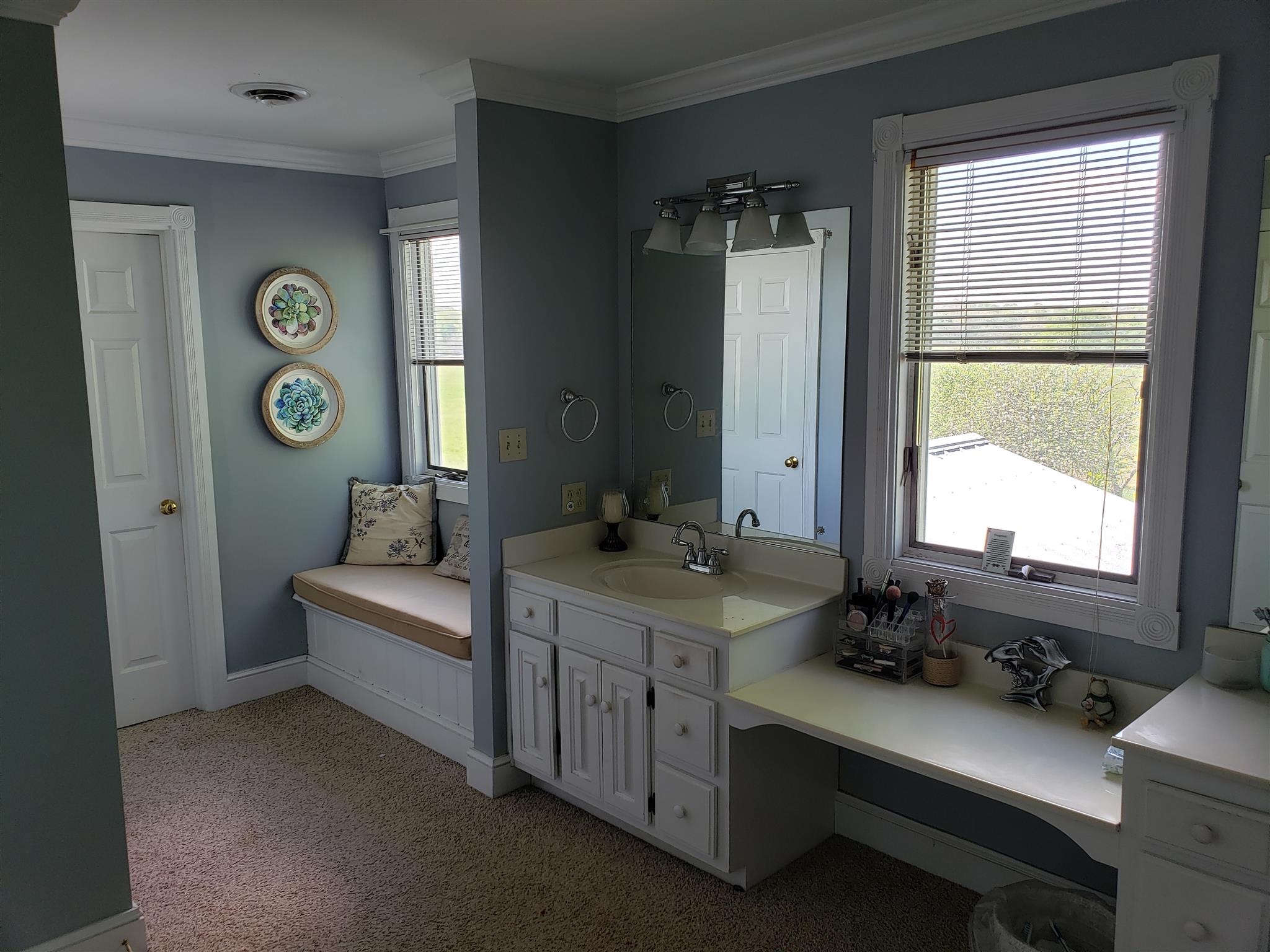2436 Morrison Viola Road Morrison, TN 37357 - Photo 18 of 28 a bathroom with a tub sink and mirror