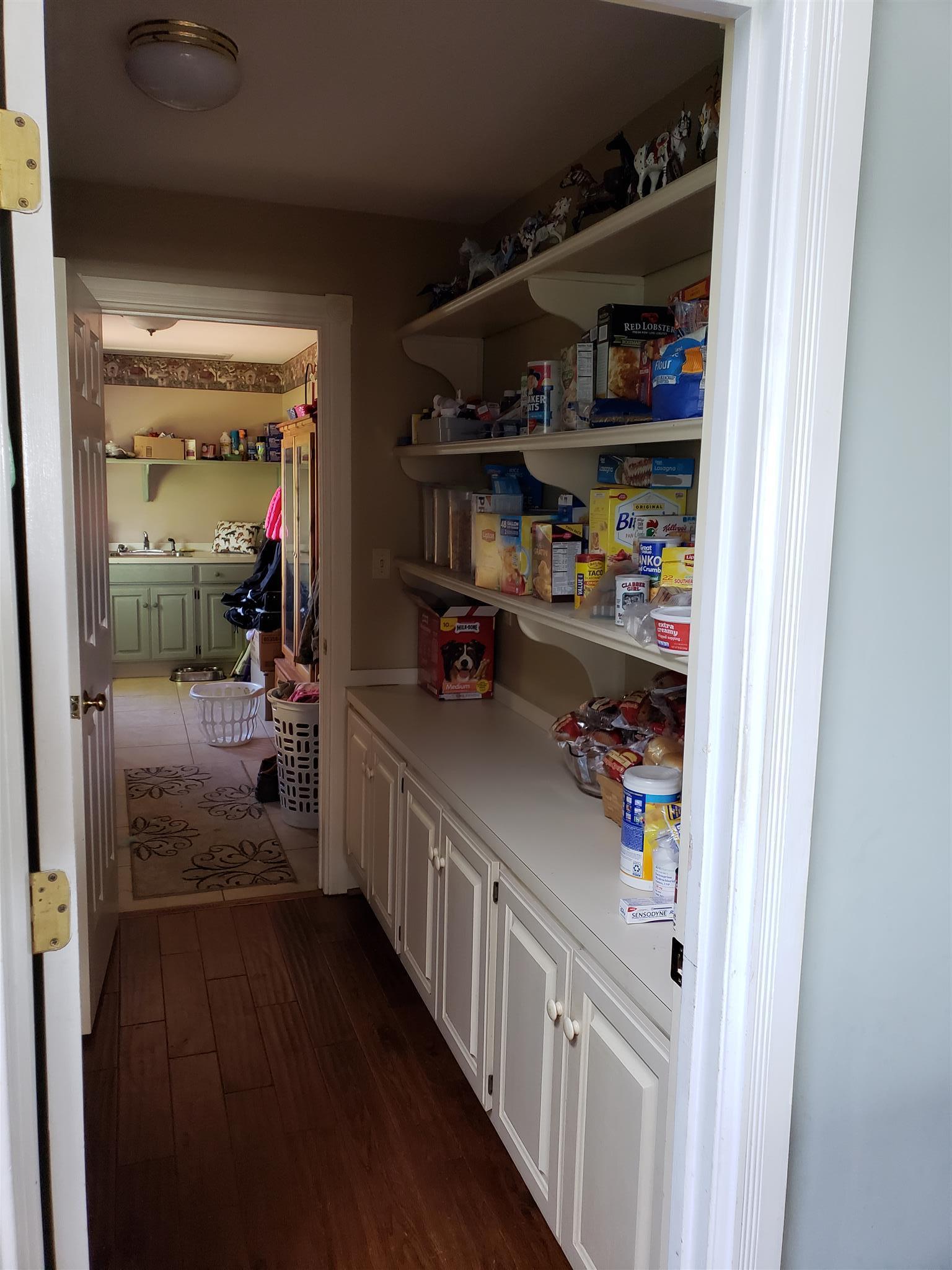 2436 Morrison Viola Road Morrison, TN 37357 - Photo 8 of 28 a hallway with cabinets