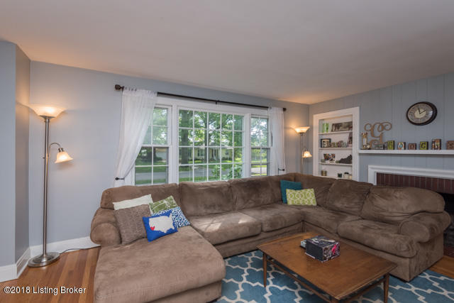 222 Alcott Road Louisville, KY 40207 - Photo 3 of 35 living room