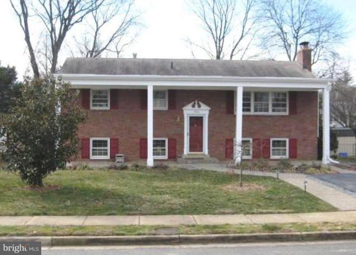 7804 Hayfield Road Alexandria, VA 22315 - Photo 1 of 30 Exterior (Main)