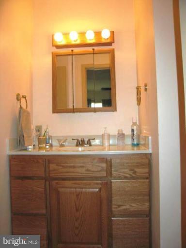 7804 Hayfield Road Alexandria, VA 22315 - Photo 29 of 30 Master Bath