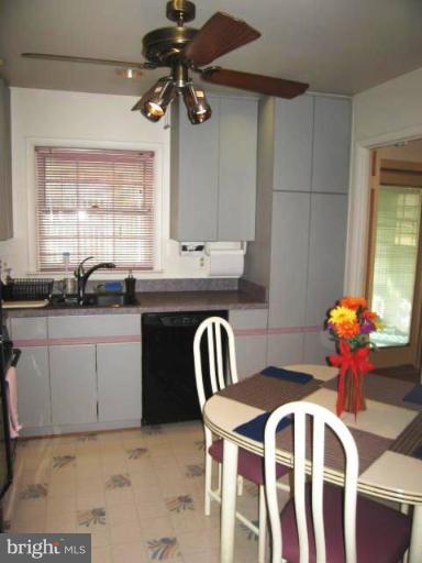 7804 Hayfield Road Alexandria, VA 22315 - Photo 6 of 30 Kitchen #2