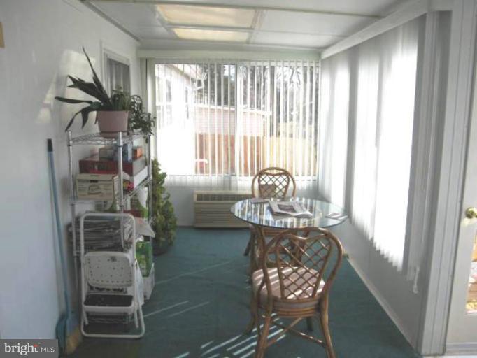 7804 Hayfield Road Alexandria, VA 22315 - Photo 9 of 30 Sunroom