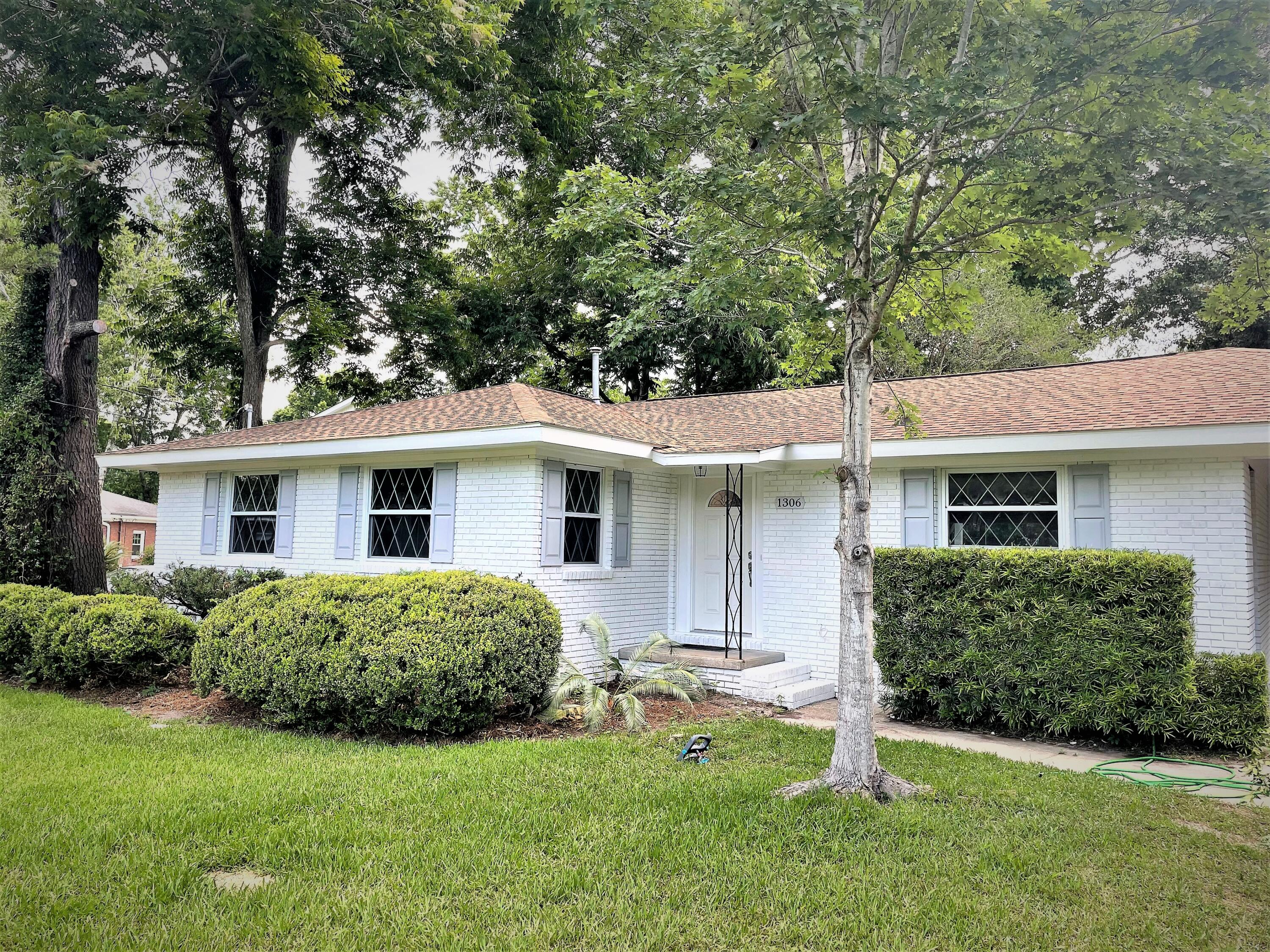 1306 Gilmore Road Charleston, SC 29407 - Photo 3 of 7 1306 FRONT ANGLE