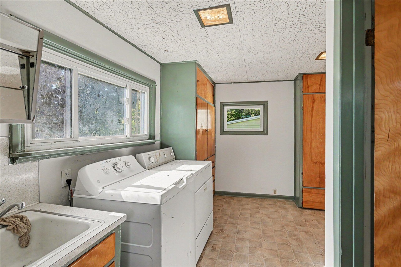 6923 Young Road Bellevue, MI 49021 - Photo 17 of 36