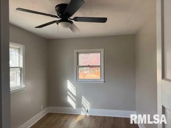 $1,100 | 500 South Douglas Avenue, Unit B, Springfield, IL 62704