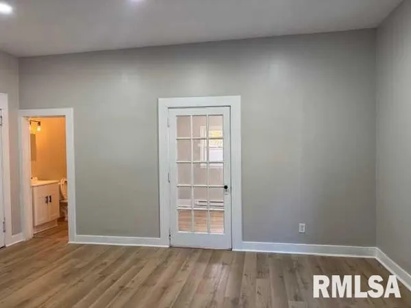 $1,100 | 500 South Douglas Avenue, Unit B, Springfield, IL 62704