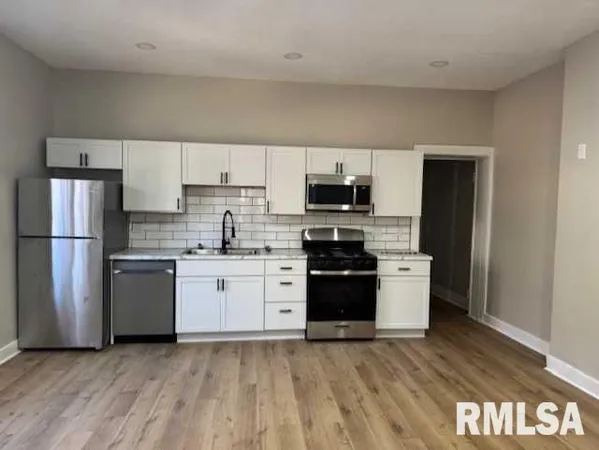 $1,100 | 500 South Douglas Avenue, Unit B, Springfield, IL 62704