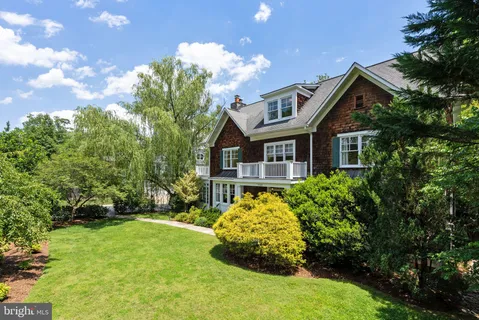 $2,195,000 | 7032 Wilson Lane, Bethesda, MD 20817