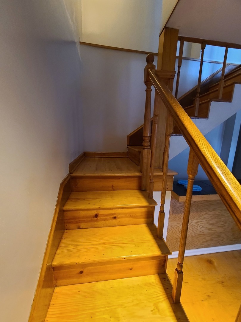 1531 West Highland Avenue, Unit 1 Chicago, IL 60660 - Photo 8 of 14 a view of entryway