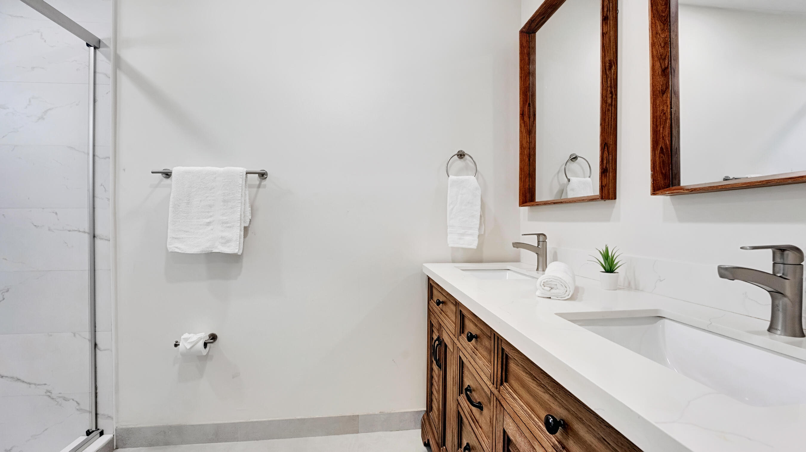 218 Northeast 10th Street Delray Beach, FL 33444 - Photo 24 of 43 a bathroom with a sink and a mirror