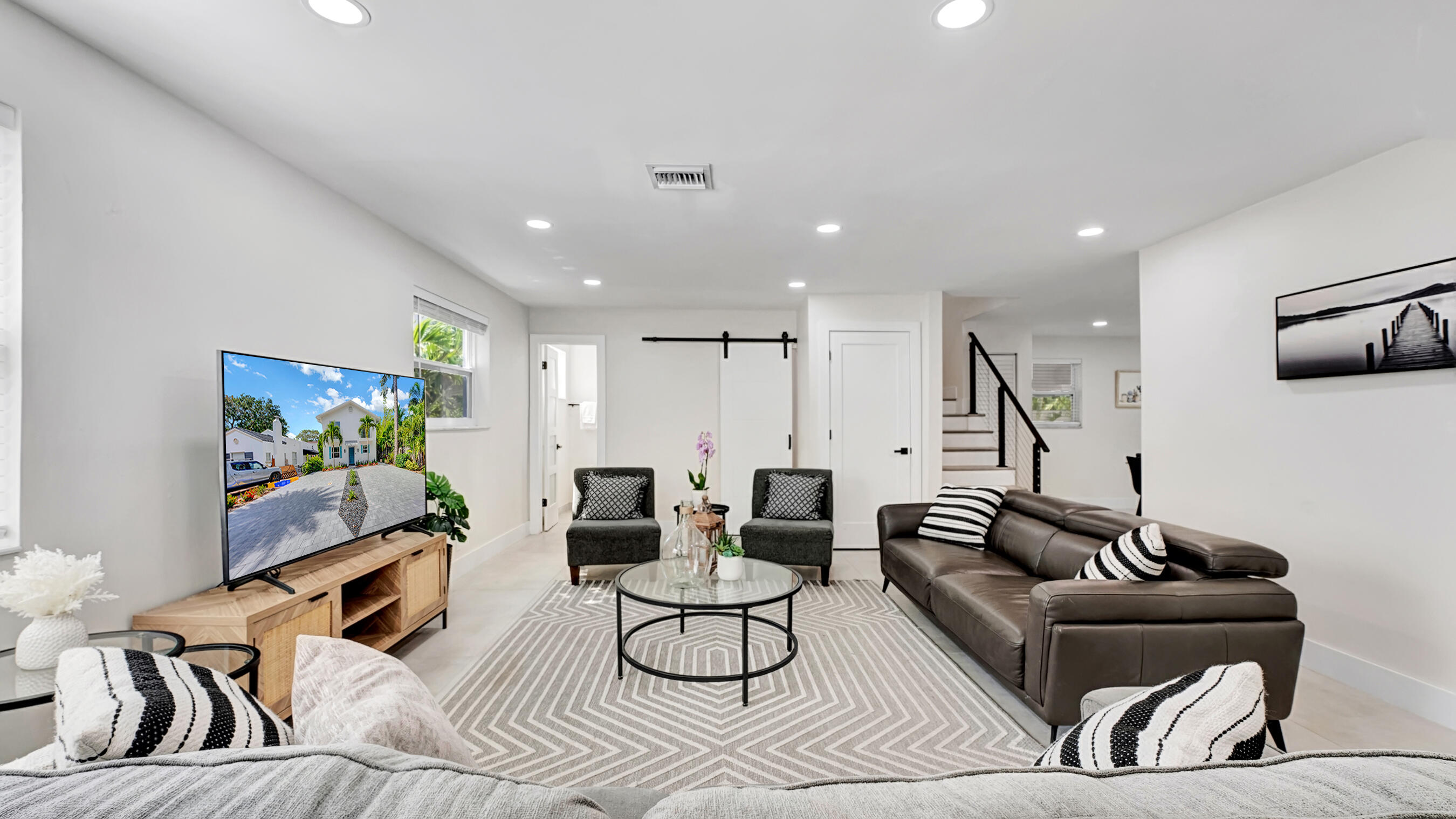 218 Northeast 10th Street Delray Beach, FL 33444 - Photo 7 of 43 a living room with furniture