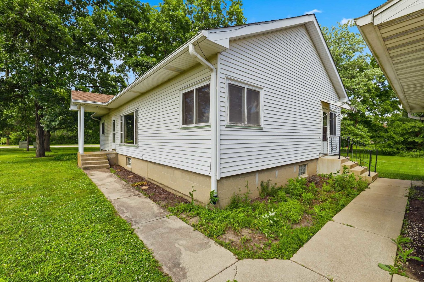3S103 South Raddant Road Batavia, IL 60510 - Photo 5 of 43