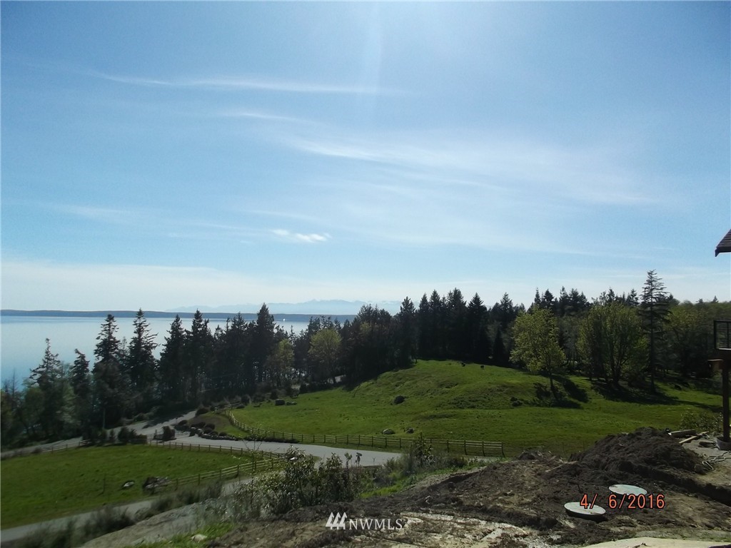 2060 Chinook Ridge Lane Oak Harbor, WA 98277 - Photo 4 of 25