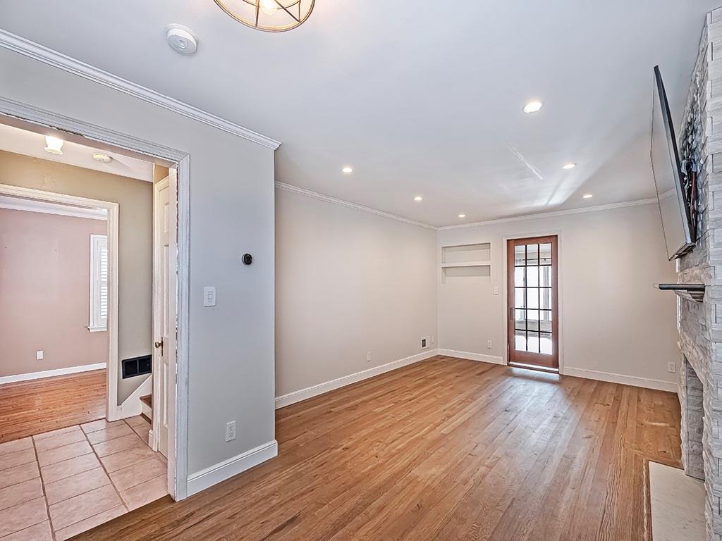 330 Hazel Drive Pittsburgh, PA 15228 - Photo 8 of 23