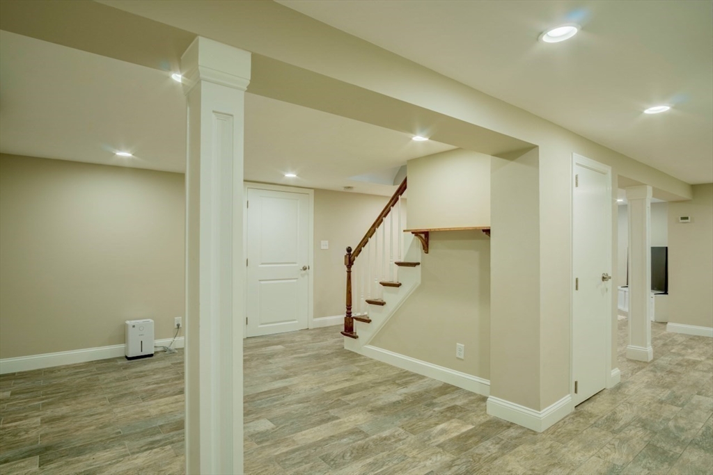 3 Elliot Road Lynnfield, MA 01940 - Photo 28 of 42 a view of an entryway of a house