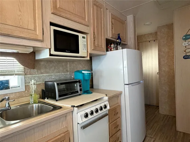 $90,000 | 1361 Overseas Highway, Marathon, FL 33050