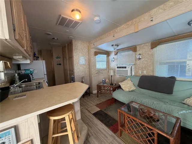 $90,000 | 1361 Overseas Highway, Marathon, FL 33050