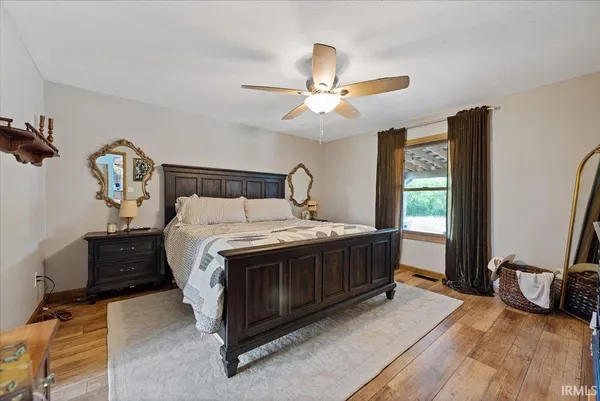 $595,900 | 6658 North Memering Road, Bicknell, IN 47512