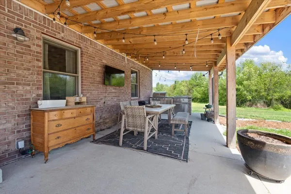$595,900 | 6658 North Memering Road, Bicknell, IN 47512
