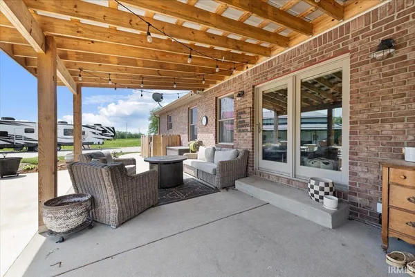 $595,900 | 6658 North Memering Road, Bicknell, IN 47512