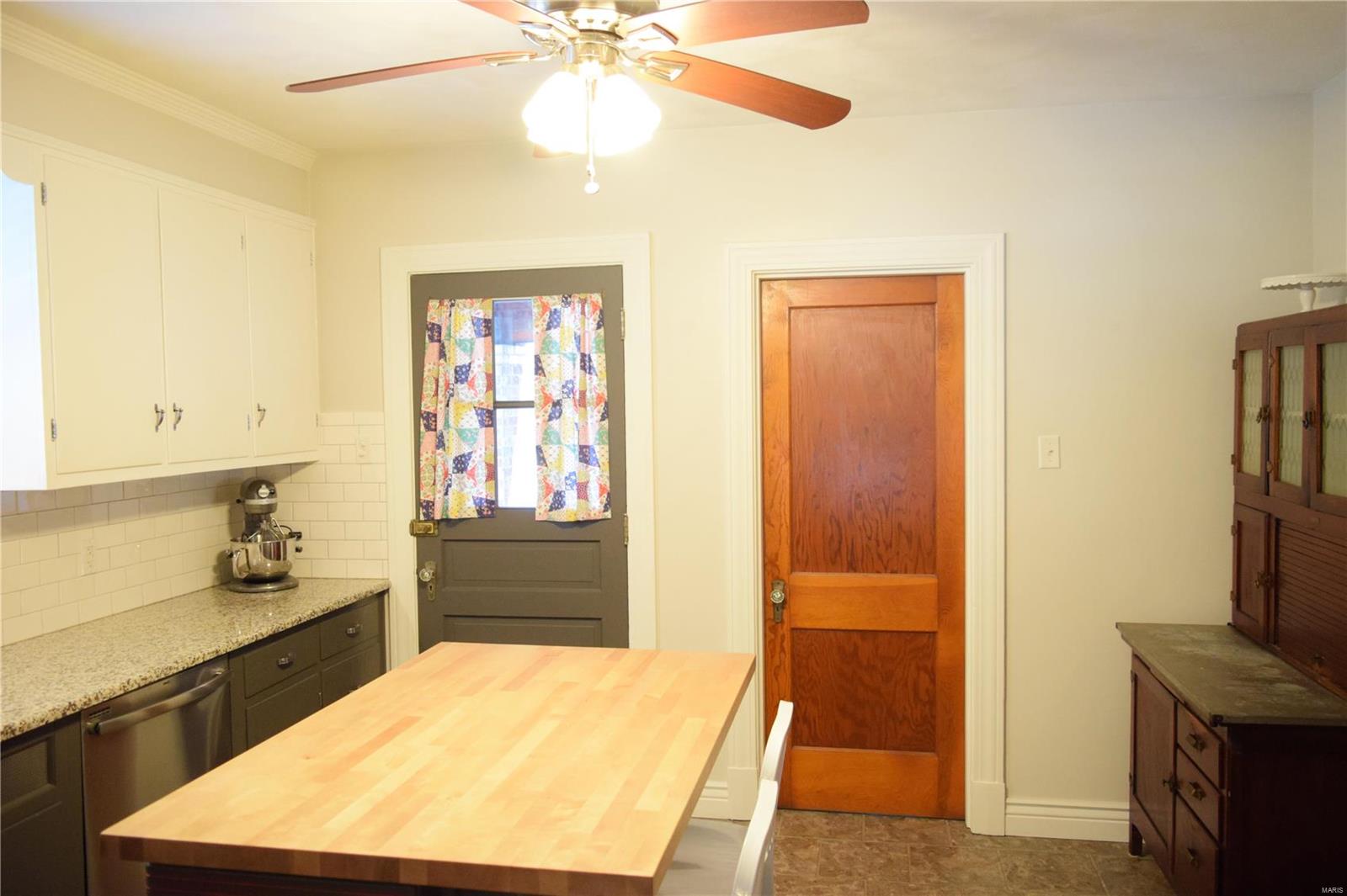 326 North Market Street Waterloo, IL 62298 - Photo 17 of 45 Gallery Image 17