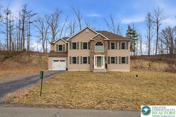 $399,900 | 225 Swan Court, East Stroudsburg, PA 18302