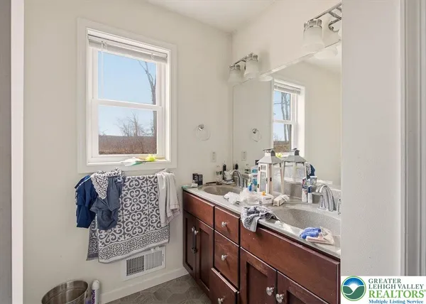 $399,900 | 225 Swan Court, East Stroudsburg, PA 18302