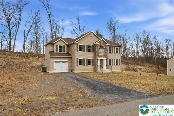 $399,900 | 225 Swan Court, East Stroudsburg, PA 18302