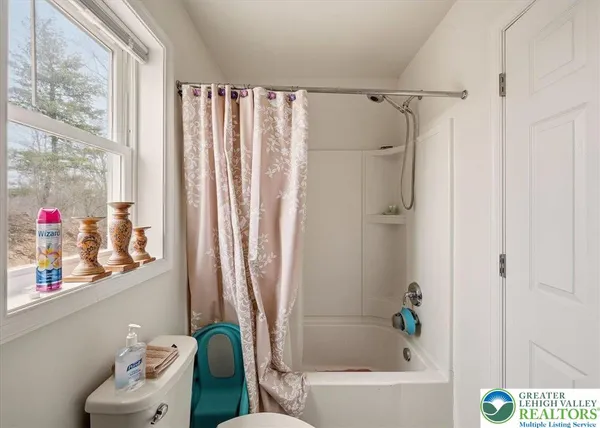 $399,900 | 225 Swan Court, East Stroudsburg, PA 18302