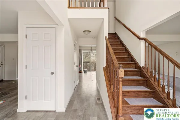 $399,900 | 225 Swan Court, East Stroudsburg, PA 18302