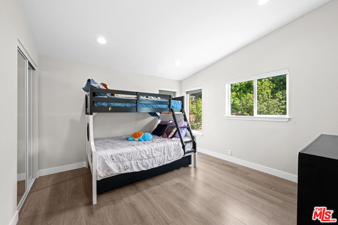 18320 Ingomar Street Reseda, CA 91335 - Photo 9 of 24