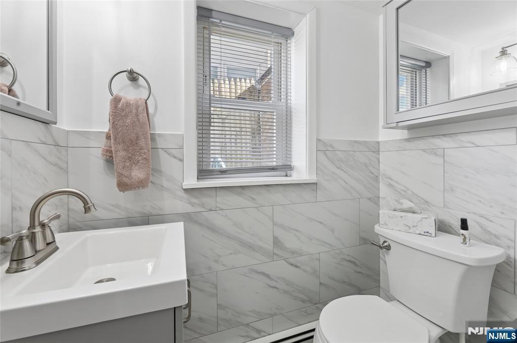 265 Lincoln Place Garfield, NJ 07026 - Photo 24 of 32