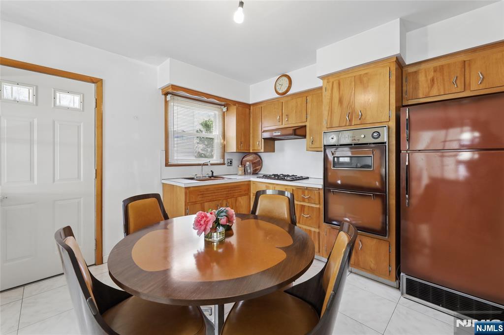 265 Lincoln Place Garfield, NJ 07026 - Photo 10 of 32