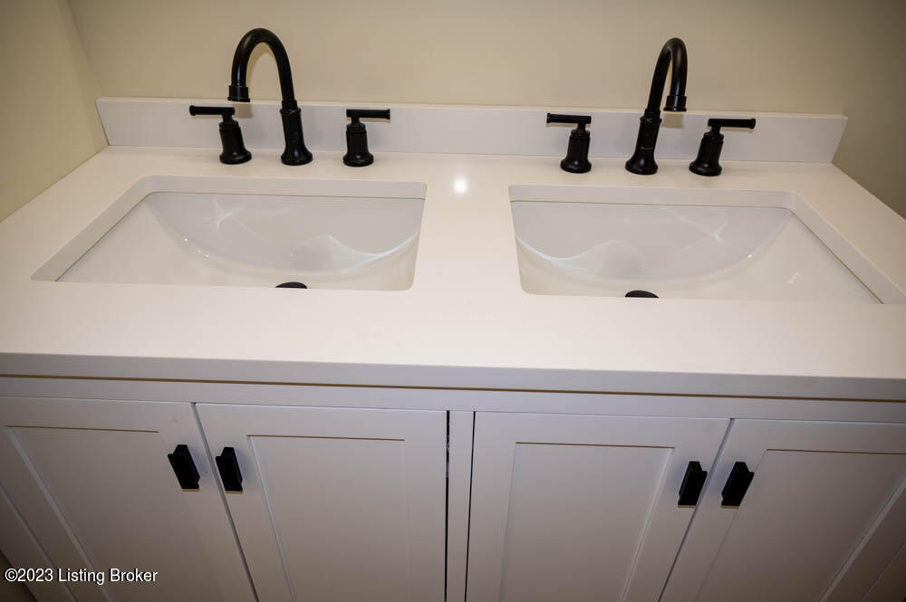 5711 Mt Washington Road Louisville, KY 40229 - Photo 9 of 21 Primary bath