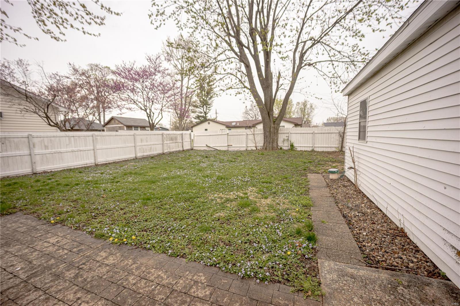 219 West County Road Jerseyville, IL 62052 - Photo 14 of 14 Gallery Image 14
