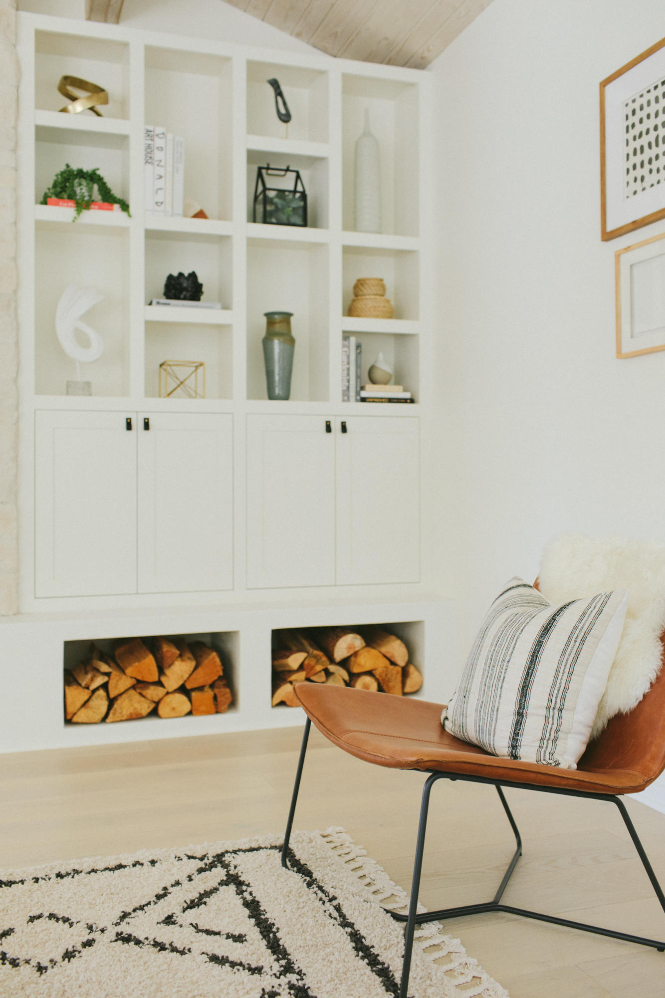 4671 La Espada Drive Santa Barbara, CA 93111 - Photo 11 of 37 a view of a livingroom with furniture